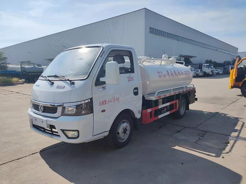 東風途逸藍牌1.2+1.5清洗吸污車